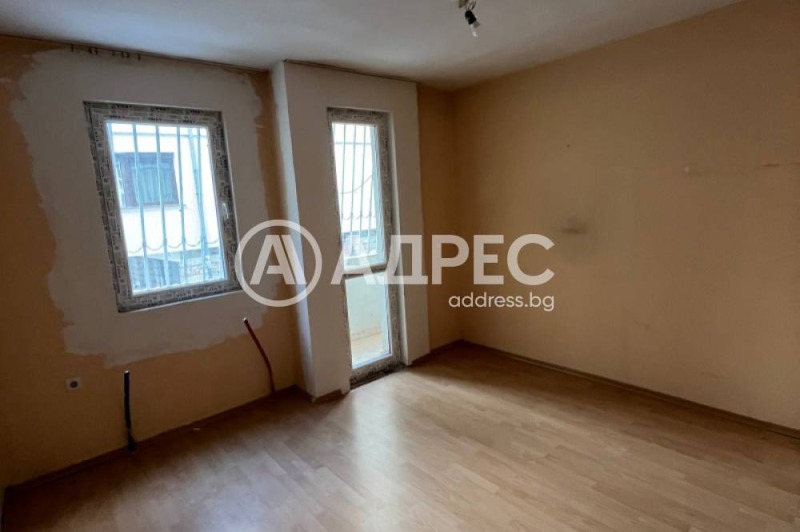 Продава  2-стаен град София , Белите брези , 70 кв.м | 55712446 - изображение [2]