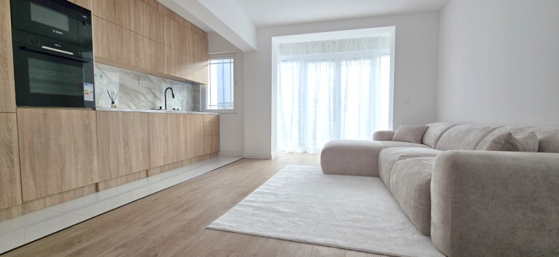 Продава 4-СТАЕН, гр. Шумен, Център, снимка 2 - Апартаменти - 53370575