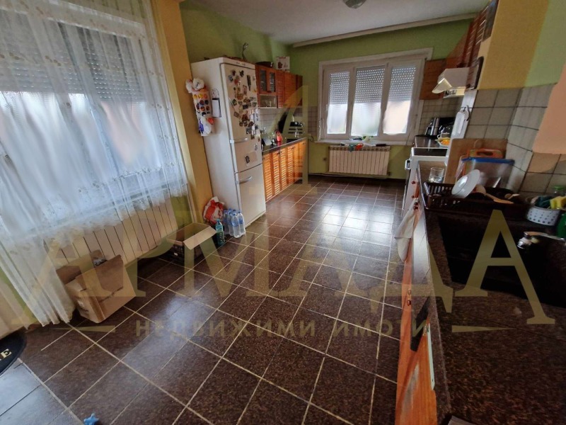 En venta  Piso de la casa región Plovdiv , Yagodovo , 270 metros cuadrados | 99002838 - imagen [3]