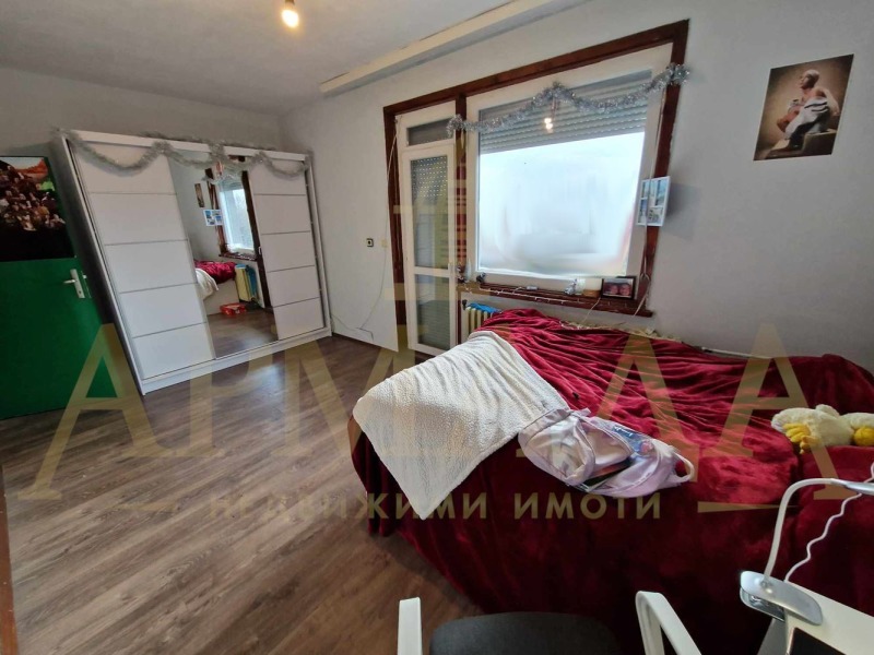 En venta  Piso de la casa región Plovdiv , Yagodovo , 270 metros cuadrados | 99002838 - imagen [13]