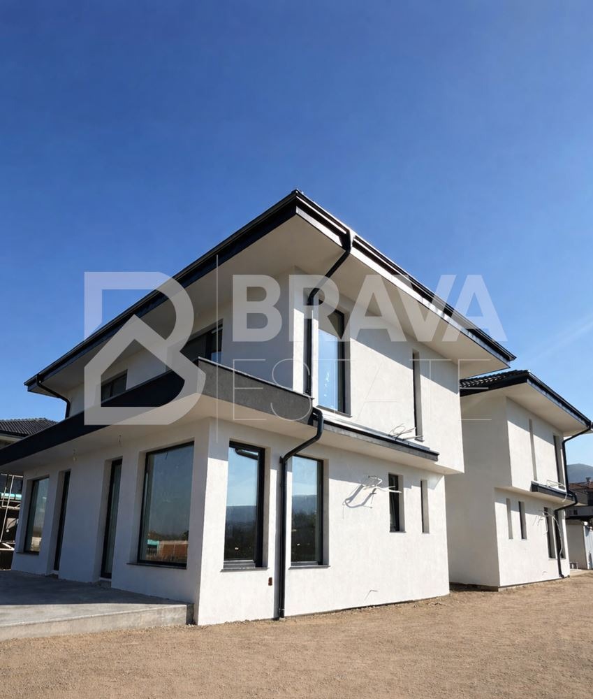Продава КЪЩА, с. Марково, област Пловдив, снимка 2 - Къщи - 52247151