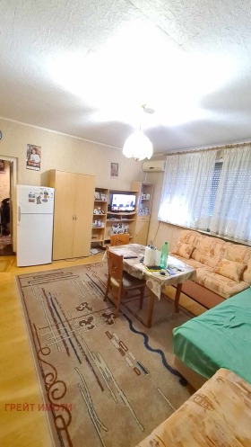 1 dormitorio Tri chuchura - yug, Stara Zagora 1