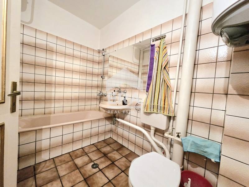 Продава МНОГОСТАЕН, гр. Велико Търново, Света гора, снимка 12 - Апартаменти - 54959336