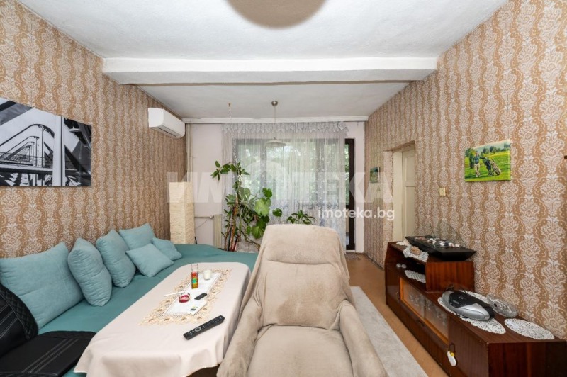 Продава ЕТАЖ ОТ КЪЩА, гр. Пловдив, Кършияка, снимка 9 - Етаж от къща - 51432621