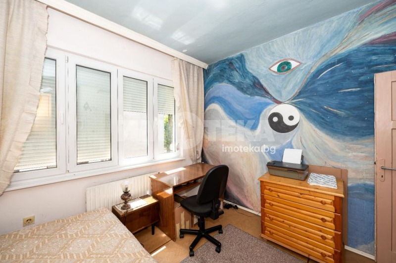 Продава ЕТАЖ ОТ КЪЩА, гр. Пловдив, Кършияка, снимка 7 - Етаж от къща - 51432621