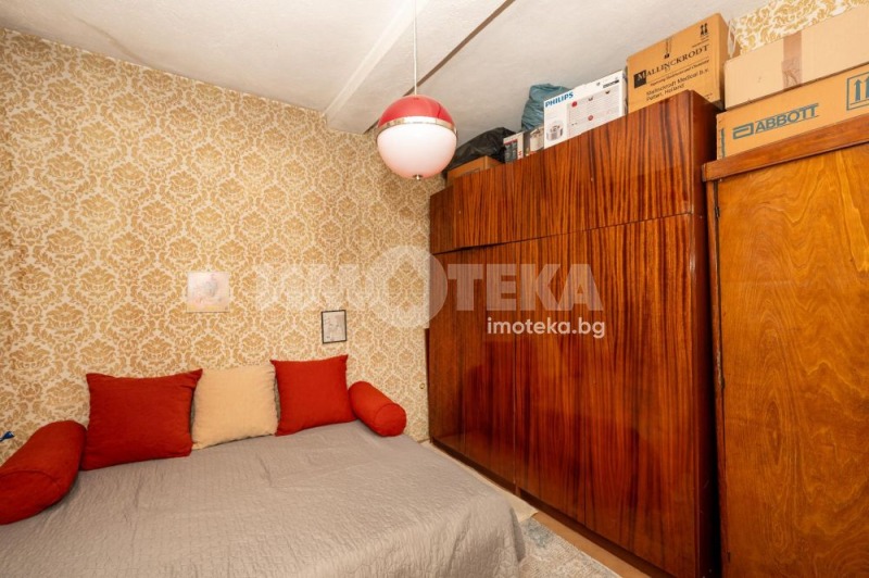 Продава ЕТАЖ ОТ КЪЩА, гр. Пловдив, Кършияка, снимка 16 - Етаж от къща - 51432621