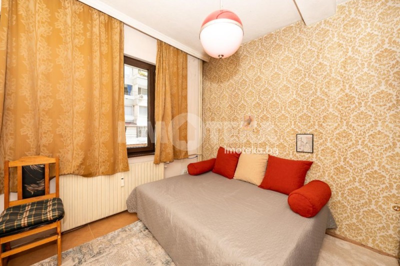 Продава ЕТАЖ ОТ КЪЩА, гр. Пловдив, Кършияка, снимка 15 - Етаж от къща - 51432621