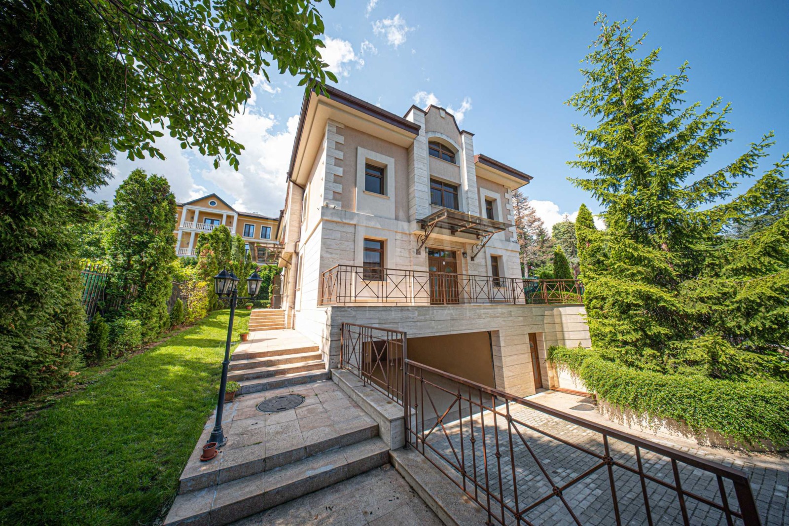 Продава КЪЩА, гр. София, Бояна