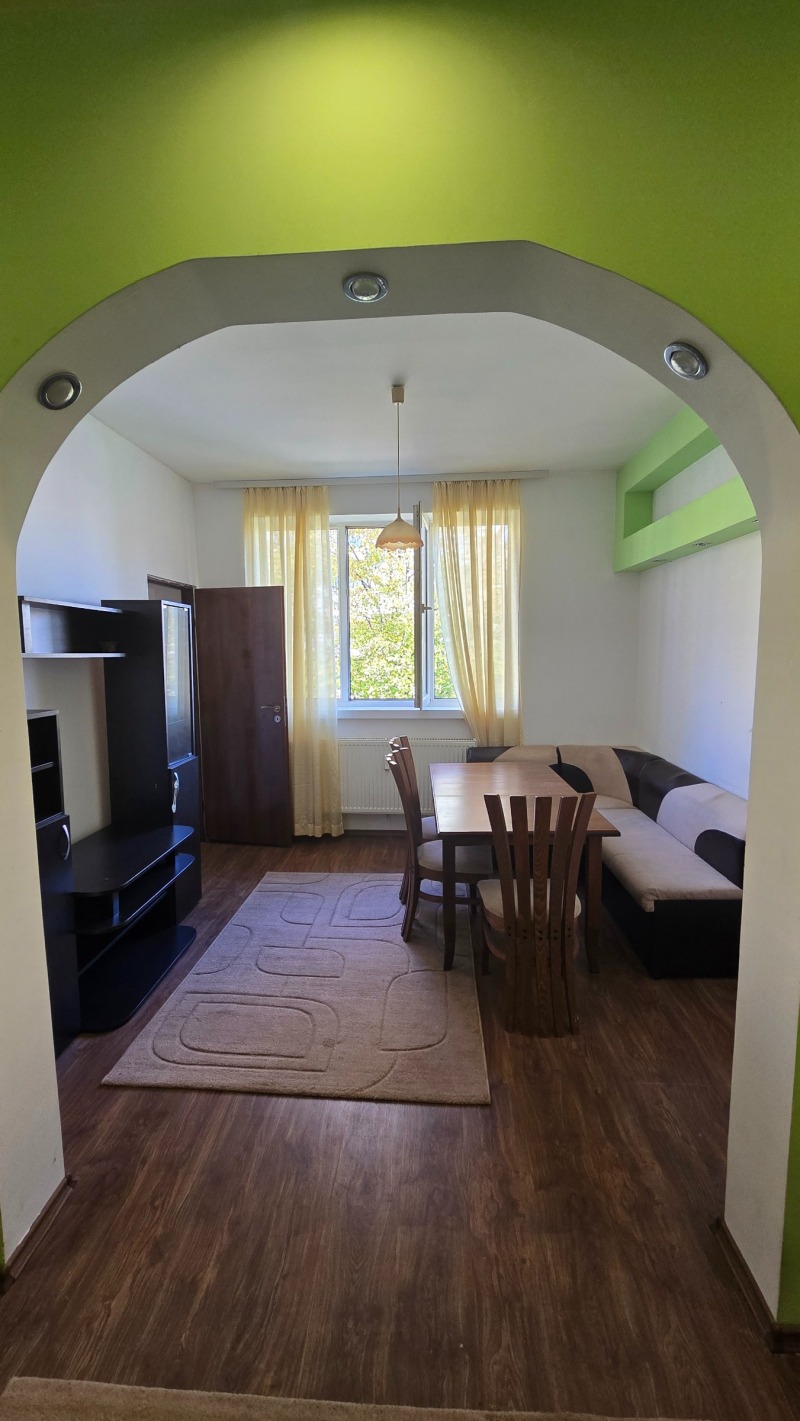 En venta  1 dormitorio Pernik , Moshino , 68 metros cuadrados | 92165027 - imagen [2]