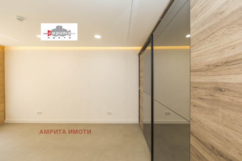 Na prodej  1 ložnice Sofia , Reduta , 162 m2 | 49346946 - obraz [8]
