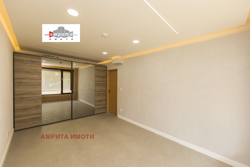 Na prodej  1 ložnice Sofia , Reduta , 162 m2 | 49346946 - obraz [11]