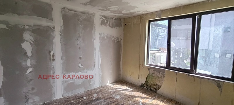 Продава  Етаж от къща област Пловдив , гр. Карлово , 48 кв.м | 61839140 - изображение [2]