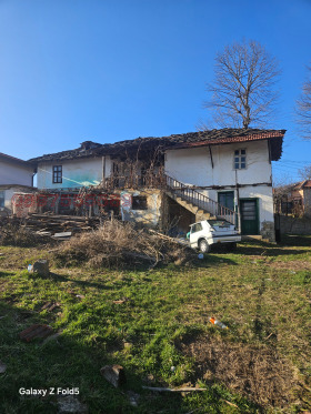 Продава  Къща, с. Хлевене