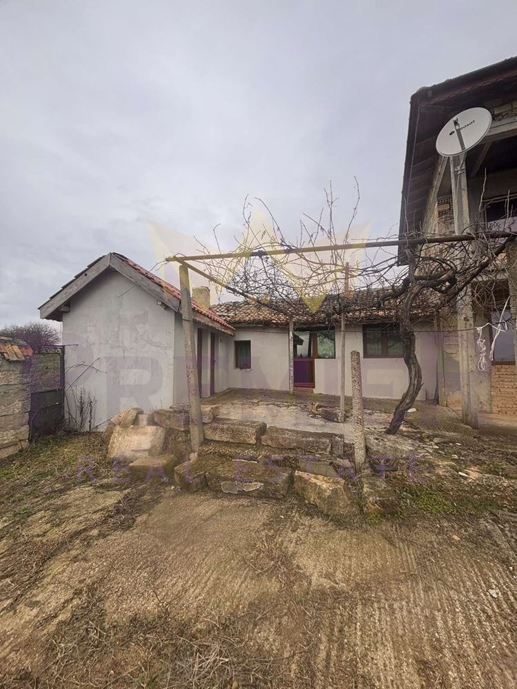 Продава КЪЩА, с. Николаевка, област Варна, снимка 2 - Къщи - 53603043