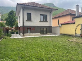 Casa Glozhene, región Lovech
