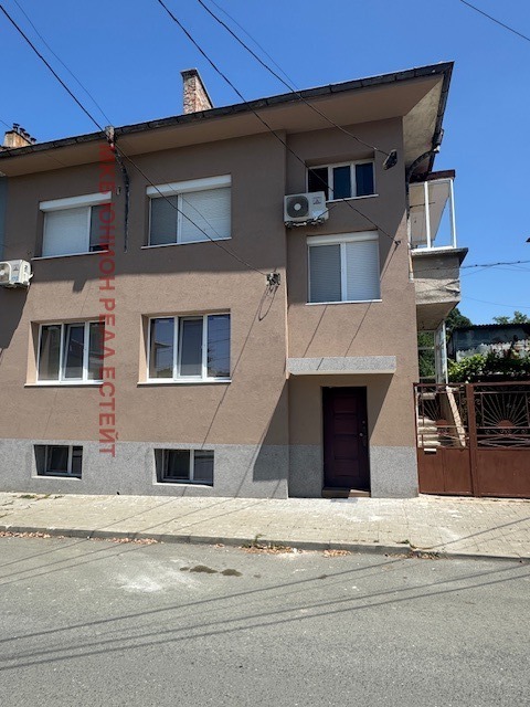 À venda  Casa região Burgas , Karnobat , 181 m² | 41282584