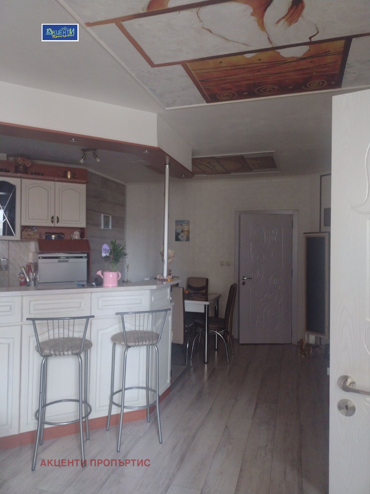 Продава 3-СТАЕН, гр. Велико Търново, Картала, снимка 2 - Апартаменти - 51558444