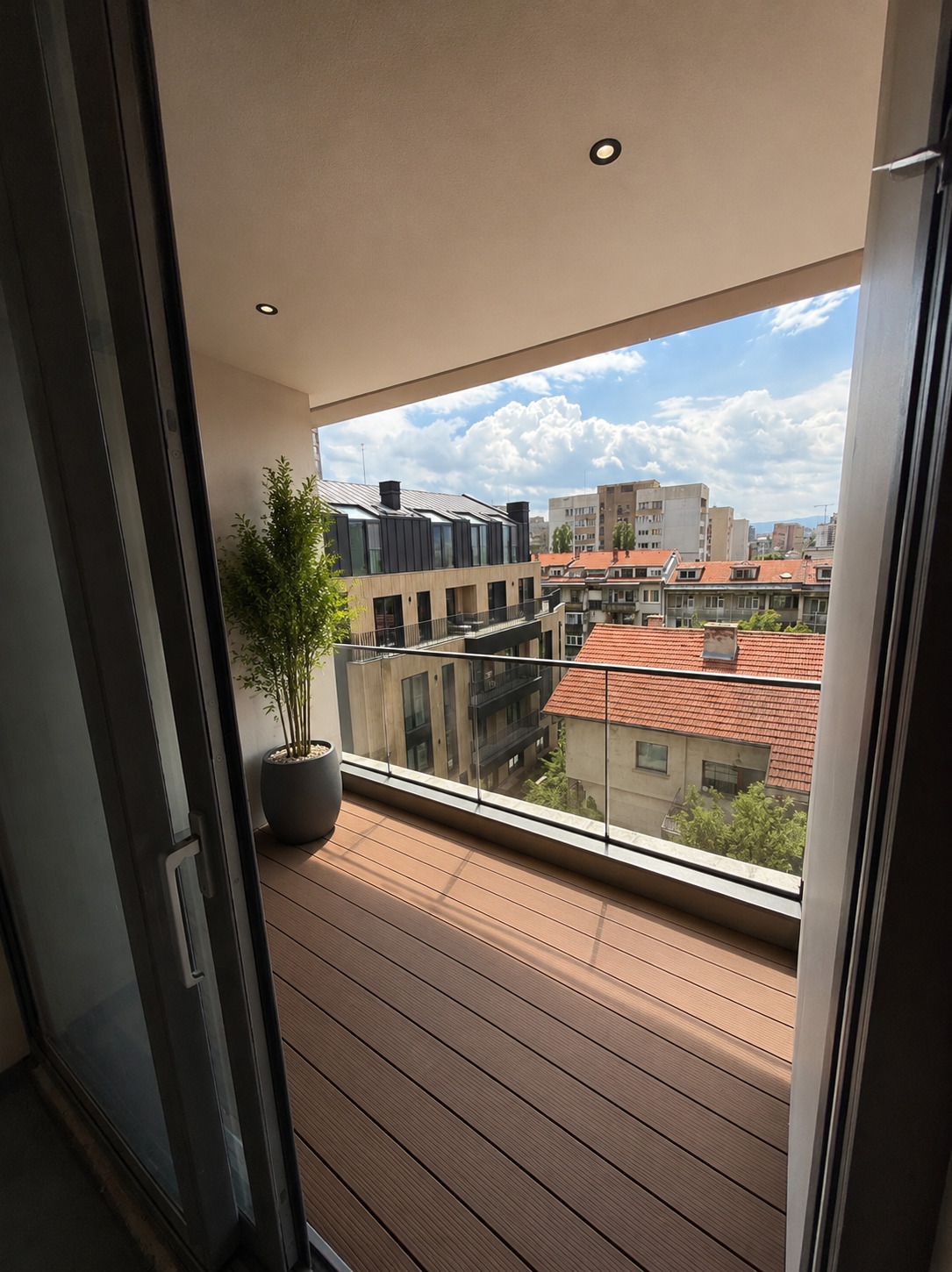Продава 4-СТАЕН, гр. София, Изток, снимка 2 - Апартаменти - 54676308