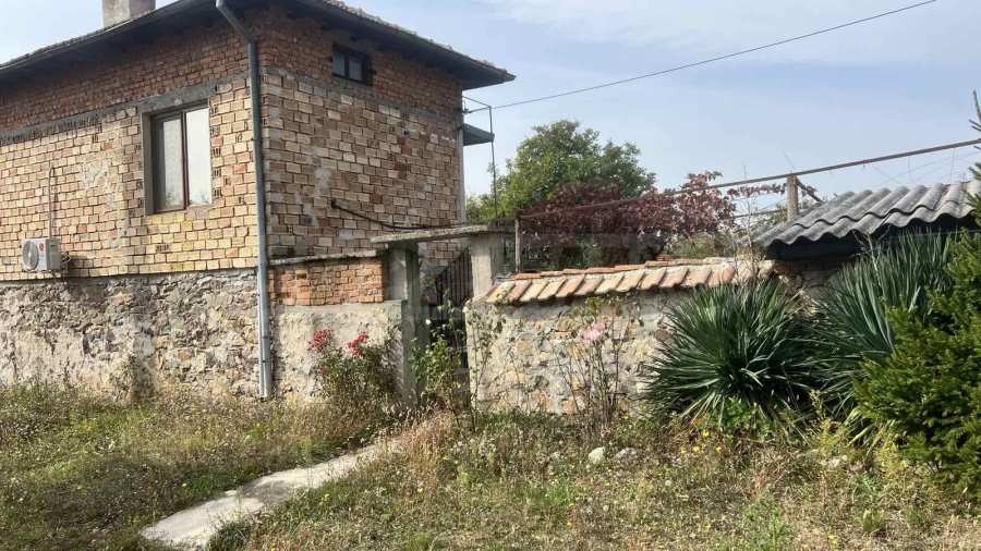 Продава КЪЩА, гр. Стрелча, област Пазарджик