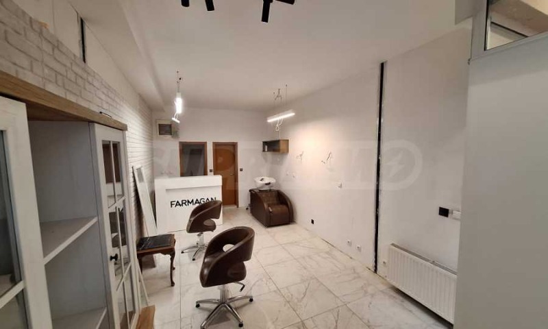 Продава ФРИЗЬОРСКИ/КОЗМЕТИЧЕН САЛОН в град София, Младост 4 - 31 кв.м / 71 000 € » 138 863.93 лв., СУПРИММО - ГЛАВЕН ОФИС