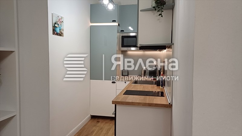 Продава МНОГОСТАЕН, гр. София, Център, снимка 3 - Aпартаменти - 47466303