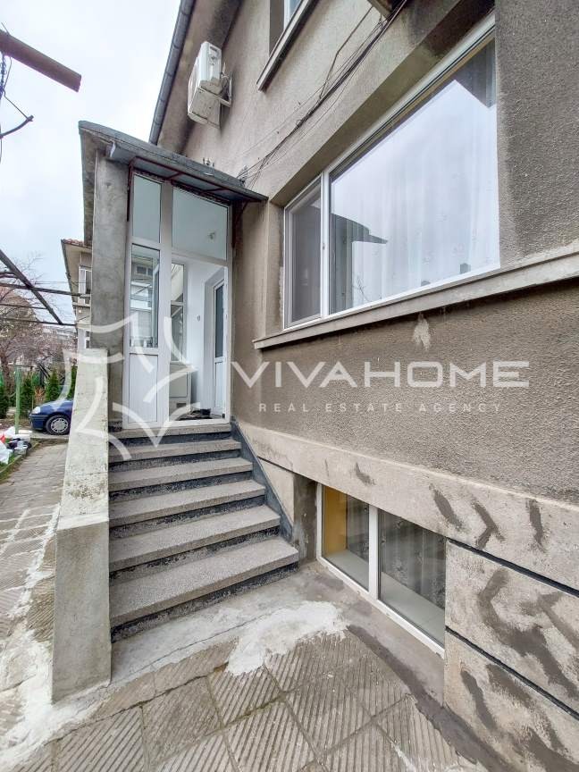 Продава  Етаж от къща, град Варна, Левски 1 •  119 000 EUR • ID 82766138 — holmes.bg - [1] 