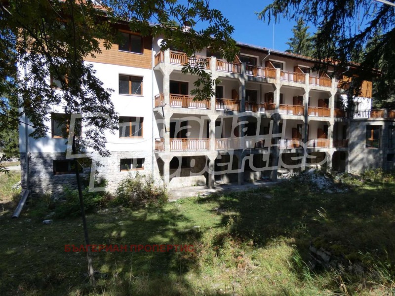 In vendita  Hotel regione Sofia , Govedartsi , 1496 mq | 53178994