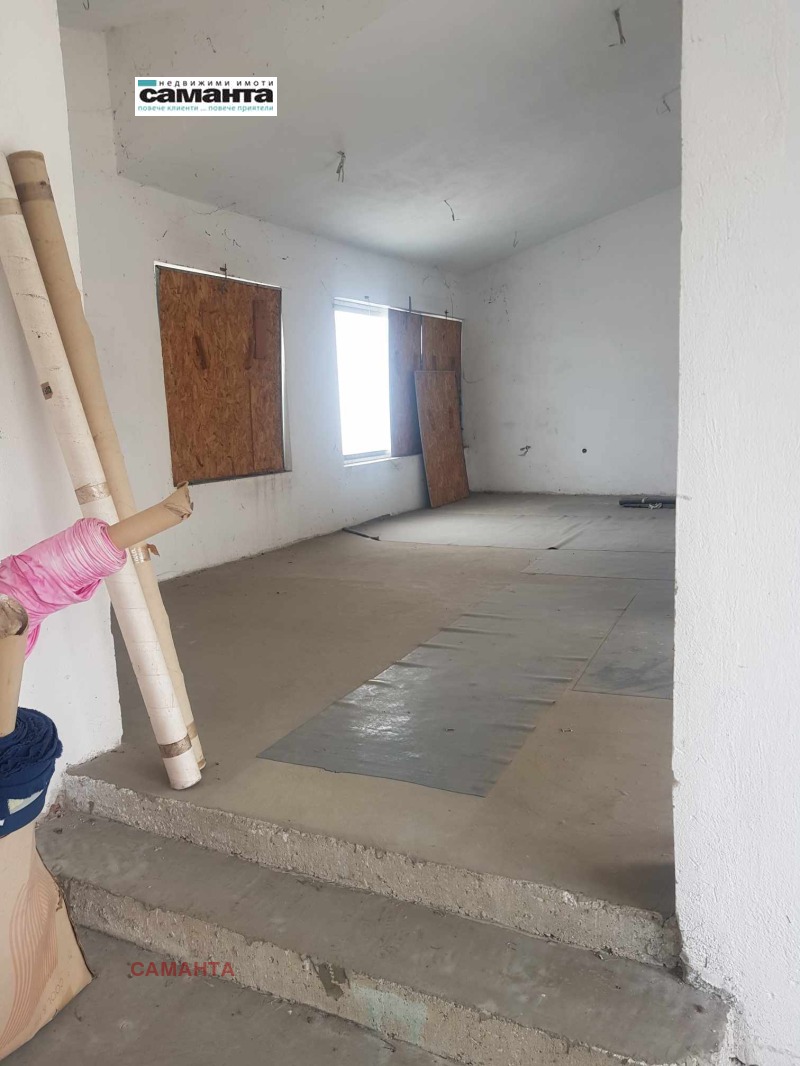 Продава КЪЩА в област Хасково, гр. Димитровград - 290 кв.м / 133 000 € » 260 125.39 лв., САМАНТА