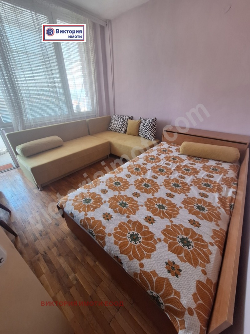 Продава 3-СТАЕН, гр. Велико Търново, Колю Фичето, снимка 2 - Aпартаменти - 49256001