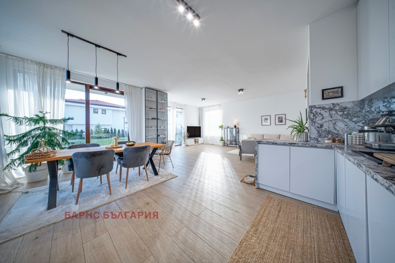 Продава КЪЩА, с. Кладница, област Перник, снимка 3 - Къщи - 52648408