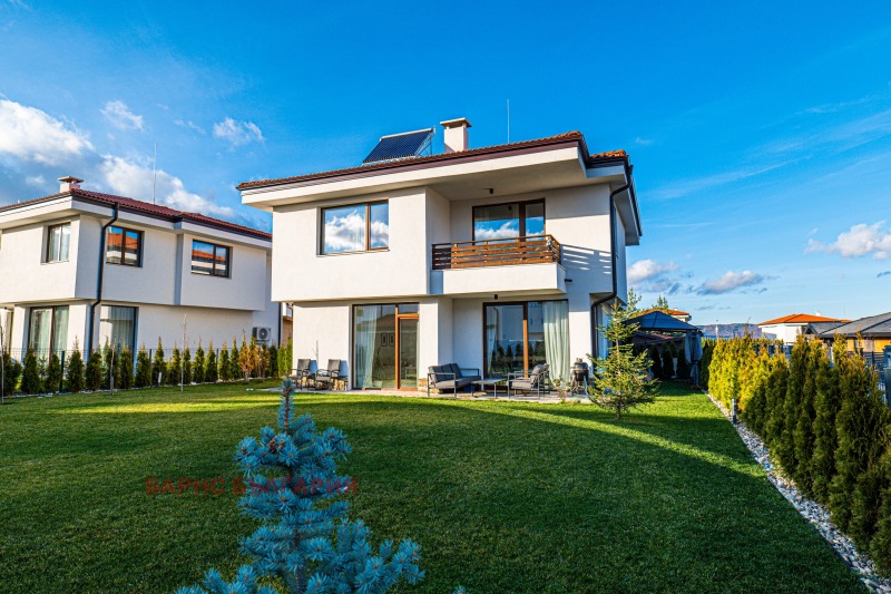 Продава КЪЩА, с. Кладница, област Перник