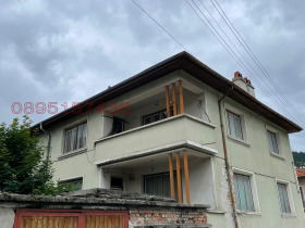 Продава  Къща, гр. Чепеларе