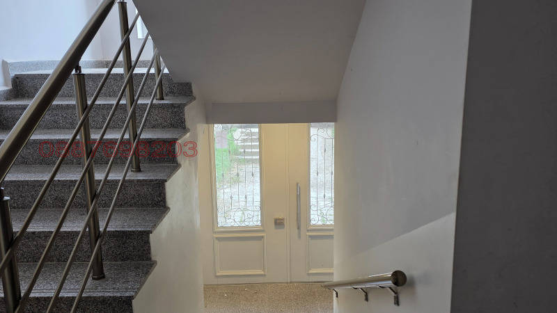 Продава  2-стаен град Перник , Изток , 62 кв.м | 69872195 - изображение [16]