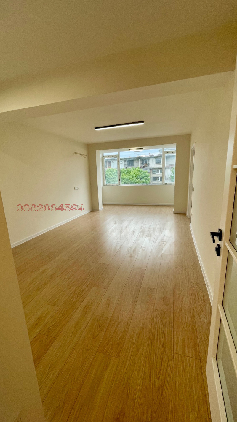 Продава  4-стаен град Варна , Лятно кино Тракия , 100 кв.м | 33856772