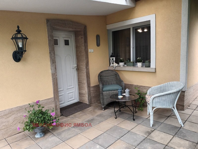 Продава  Къща град Ямбол , Промишлена зона , 70 кв.м | 48292393 - изображение [2]