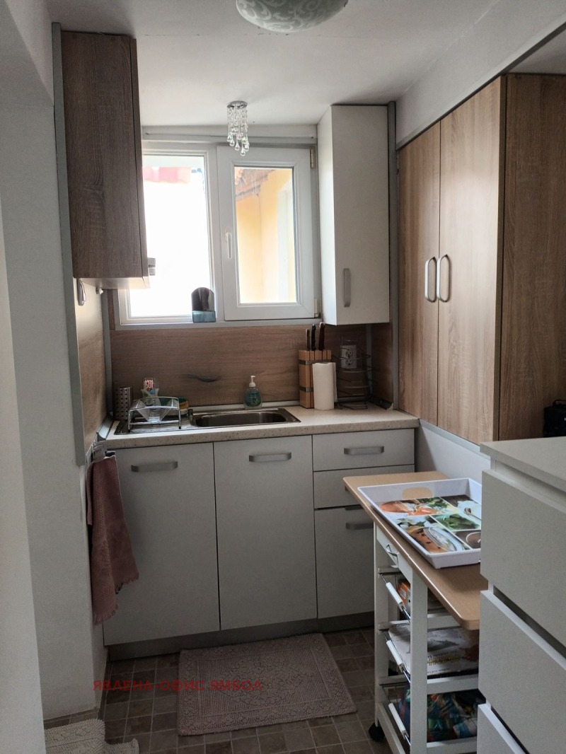 Продава  Къща град Ямбол , Промишлена зона , 70 кв.м | 48292393 - изображение [9]