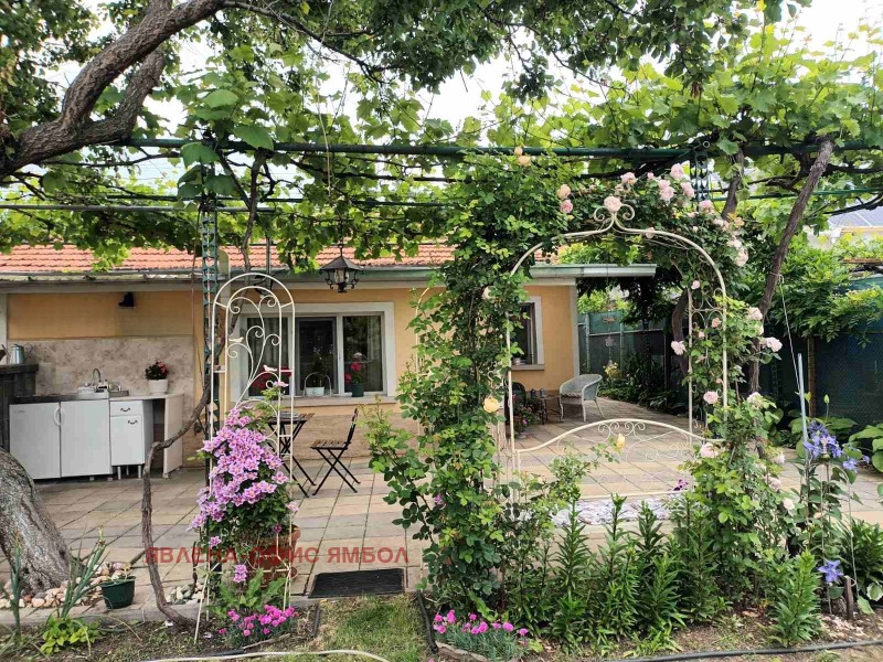 Продава  Къща град Ямбол , Промишлена зона , 70 кв.м | 48292393 - изображение [5]