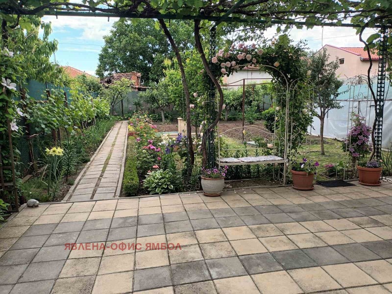 Продава  Къща град Ямбол , Промишлена зона , 70 кв.м | 48292393 - изображение [3]