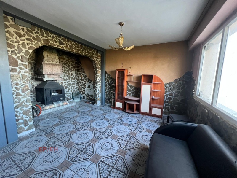 Продава 2-СТАЕН в област Шумен, гр. Смядово - 64 кв.м / 51 129.19 € » 100 000 лв., ЕР/ЕН