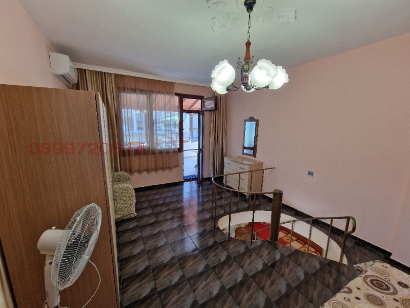 Продава КЪЩА, гр. Поморие, област Бургас, снимка 12 - Къщи - 52770703