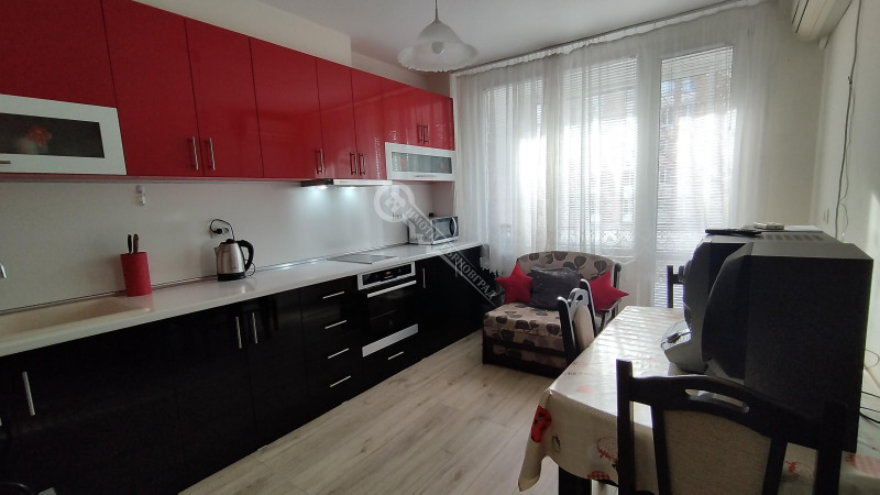 Продава  3-стаен град Велико Търново , Колю Фичето , 85 кв.м | 38468290 - изображение [2]