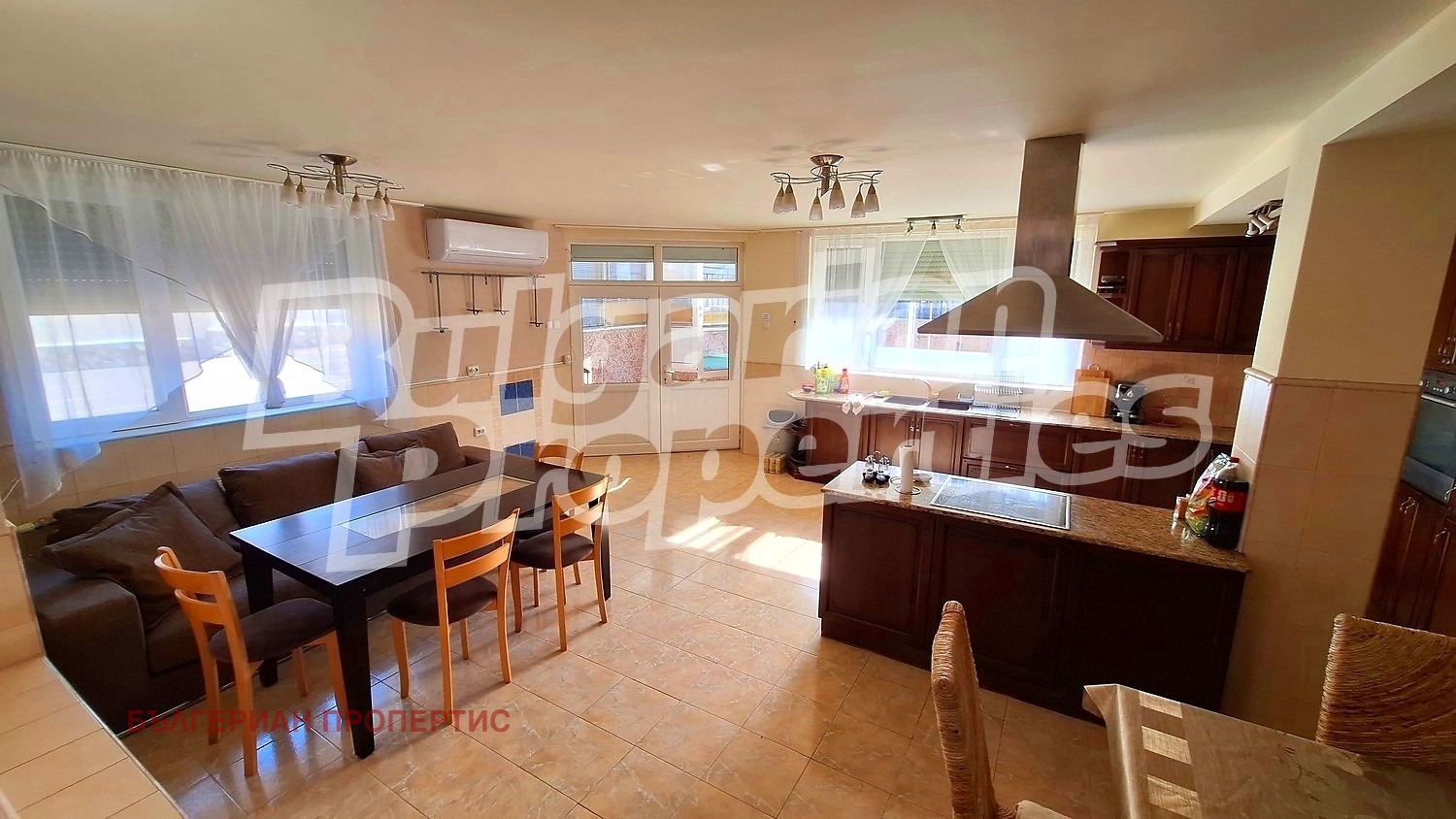 Продава КЪЩА, гр. Балчик, област Добрич, снимка 7 - Къщи - 55694362