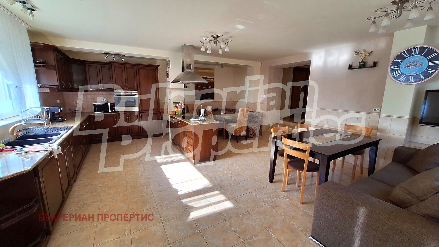 Продава КЪЩА, гр. Балчик, област Добрич, снимка 2 - Къщи - 55694362