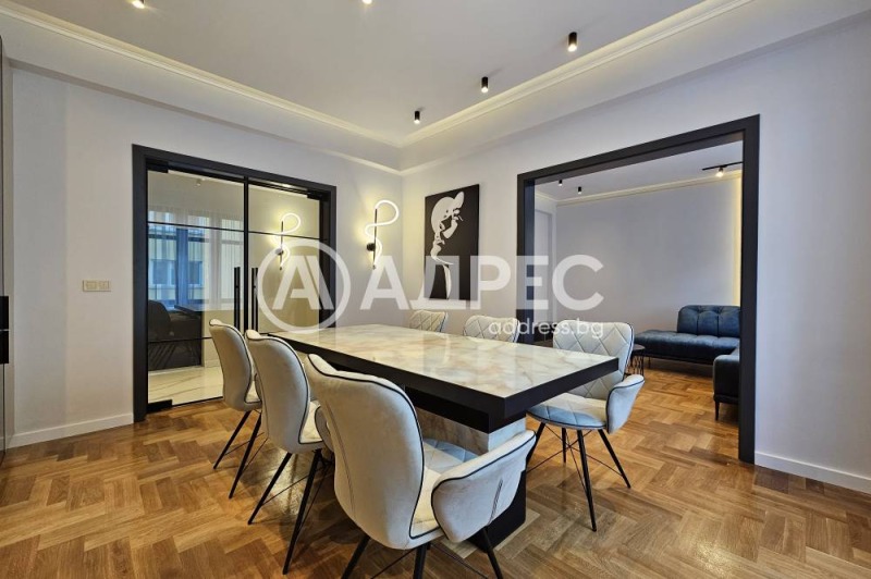 In vendita  2 camere da letto Sofia , Tsentar , 80 mq | 73842391
