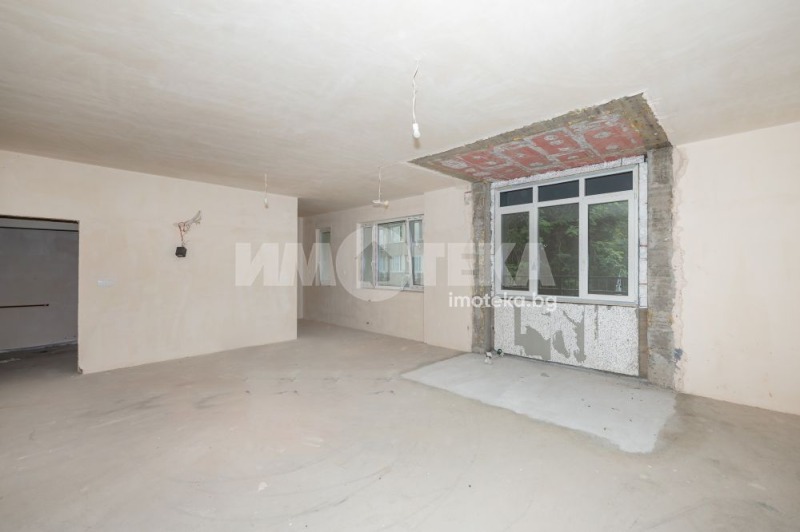 Продава МНОГОСТАЕН, гр. Пловдив, Каменица 1