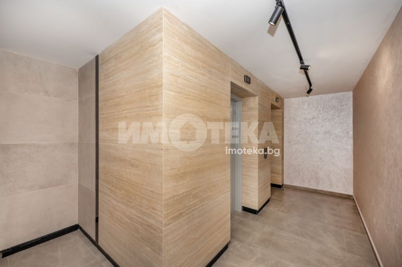 For Sale  3+ bedroom Plovdiv , Kamenitsa 1 , 184 sq.m | 76730355 - image [2]