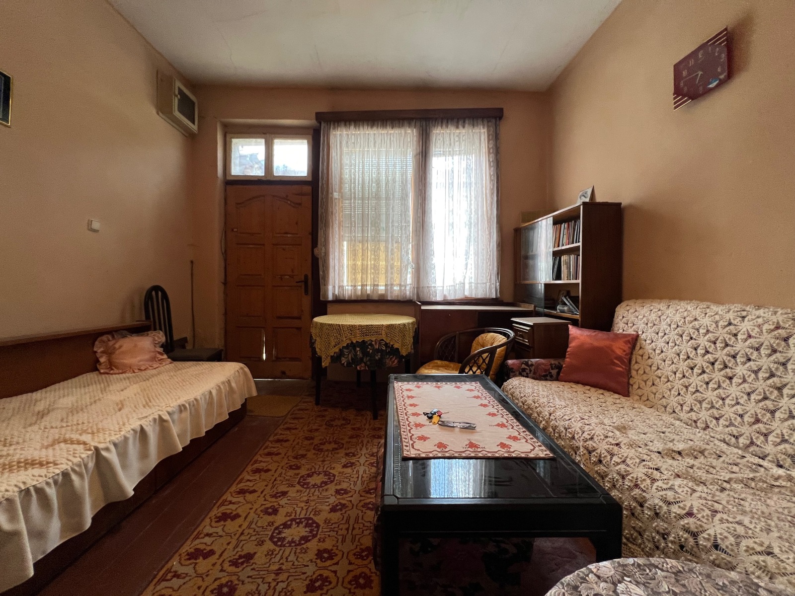 Продава КЪЩА, гр. Долна баня, област София област, снимка 2 - Къщи - 54990108