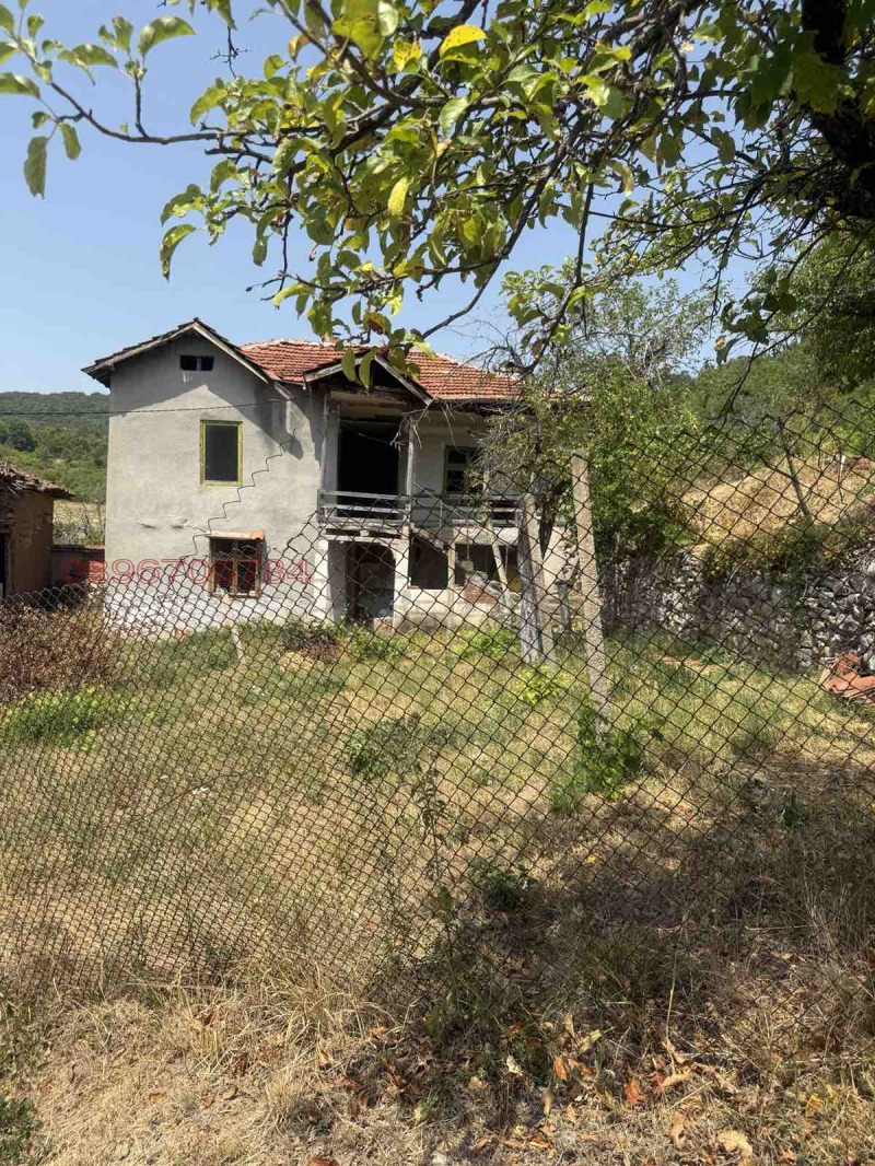 Продава КЪЩА, с. Цървеняно, област Кюстендил