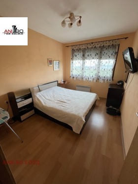 2 Schlafzimmer Kajsiewa gradina, Warna 5