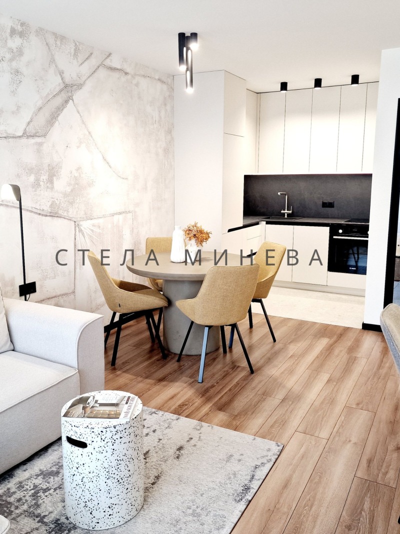 En venta  1 dormitorio Plovdiv , Tsentar , 67 metros cuadrados | 64711781